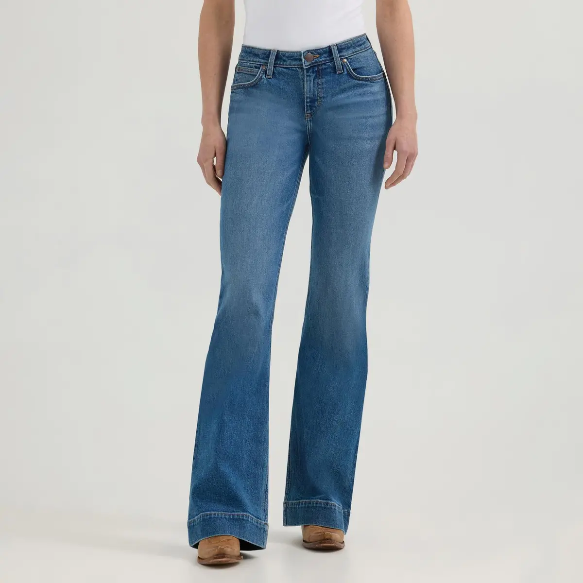 Wrangler Women's Retro Mae Mid Rise Trouser Jean 1