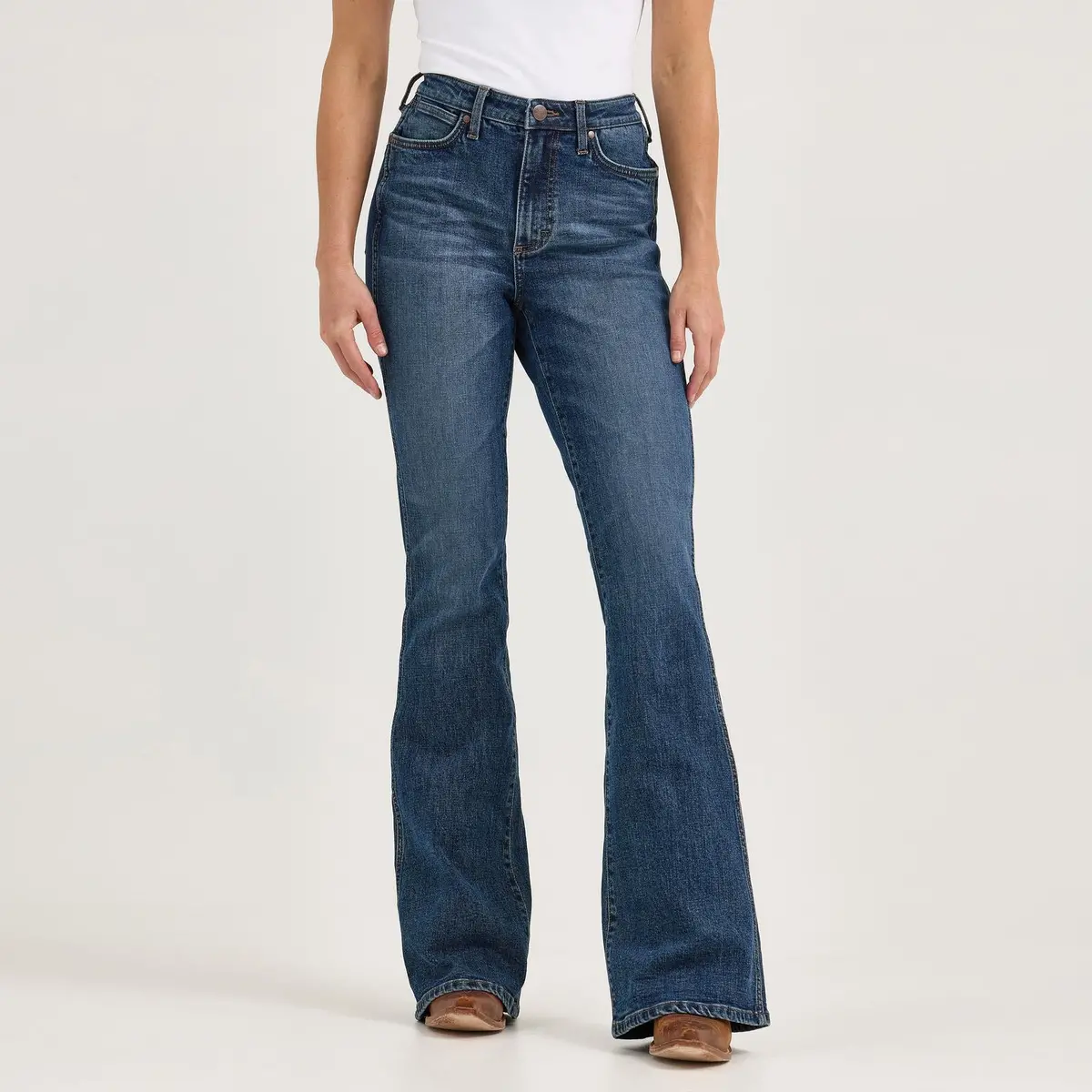 Wrangler Retro Bailey Flare Hannah 1