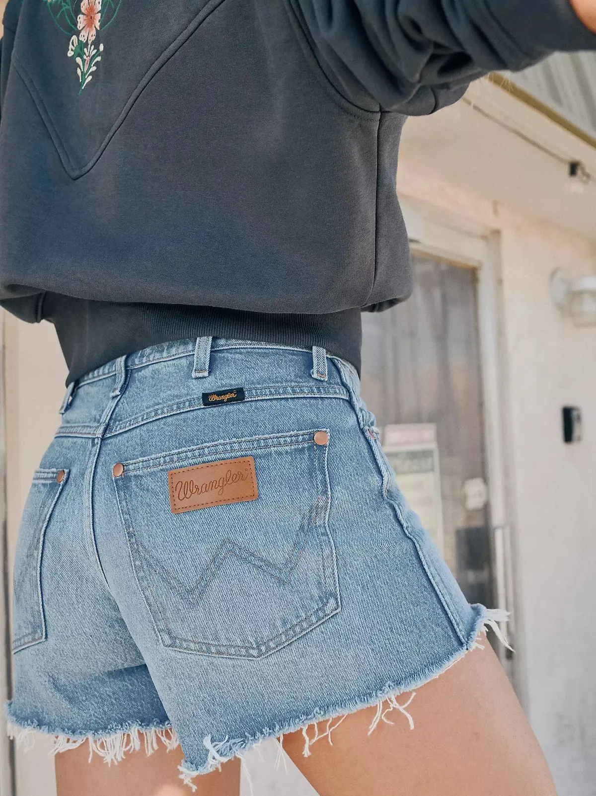 Wrangler Cowboy Short High Rise In Riyah 1