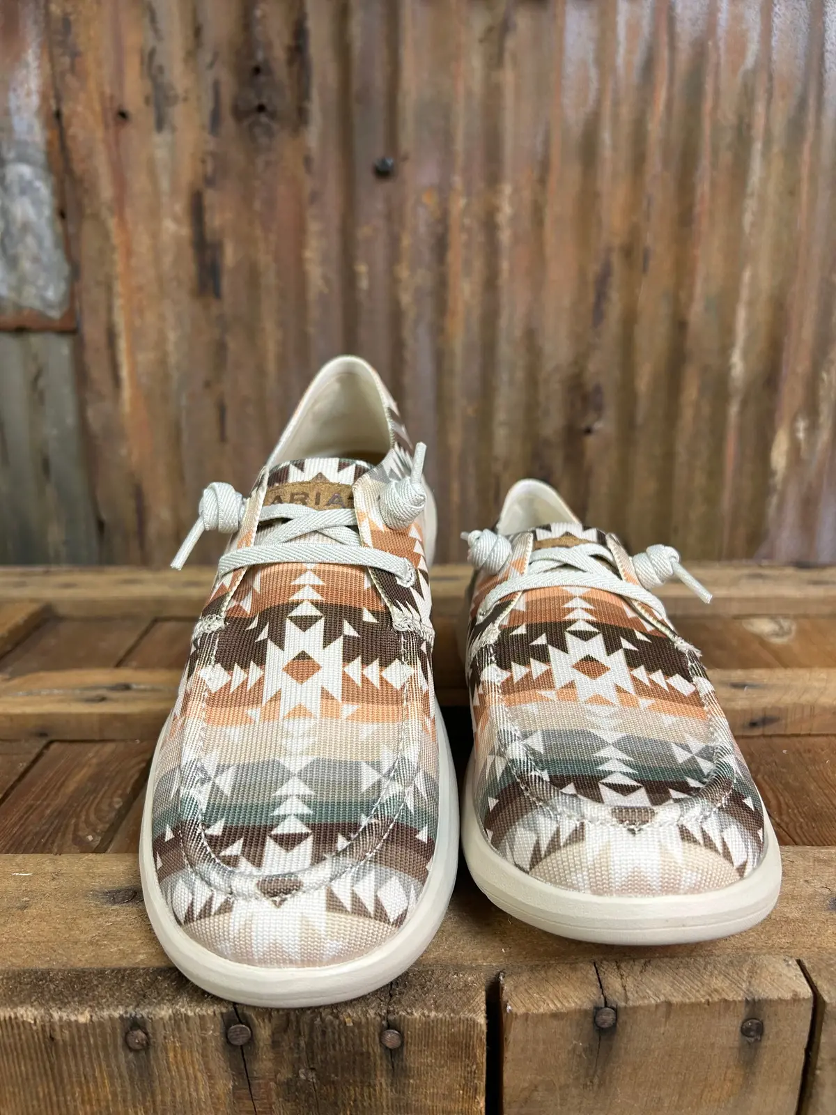 Ariat Women’S Southwest Hilo 1