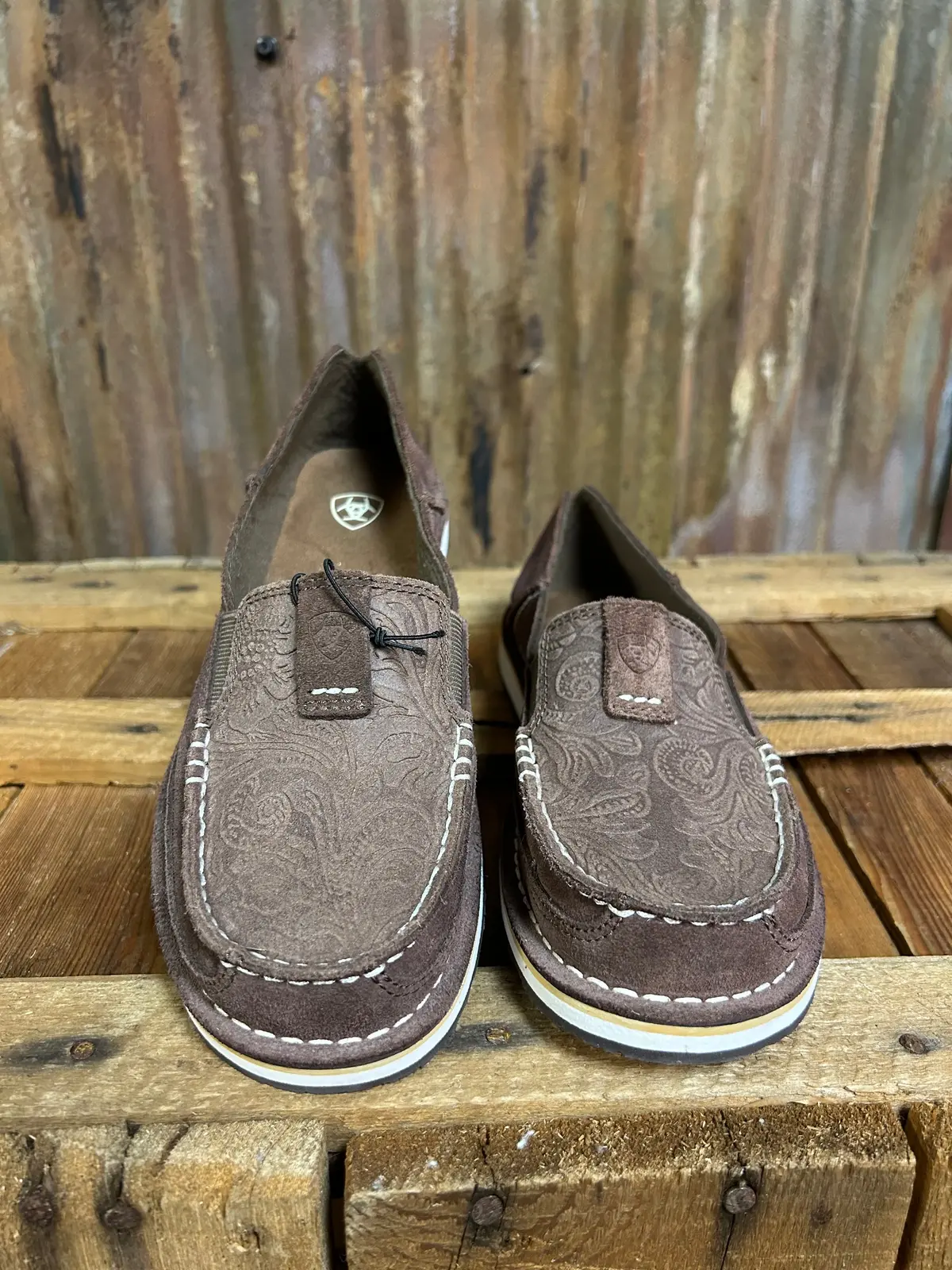Ariat Floral Emboss Cruiser 1