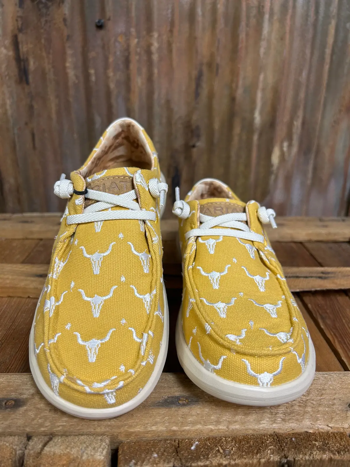 Ariat Hilo Doodle Mustard Steer Heads 1