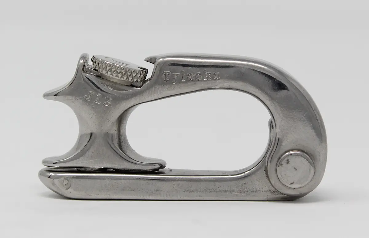 Tylaska 2.4" J12 J-Lock Shackle 1