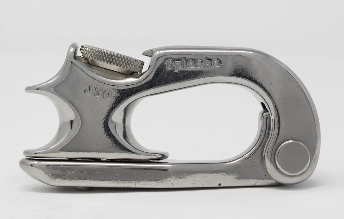 Tylaska 4.06" J30 J-Lock Shackle 1