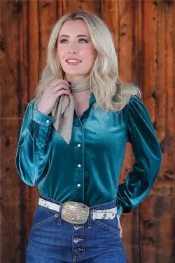Women's Cinch Girlfriend Fit Velvet Western Shirt 1