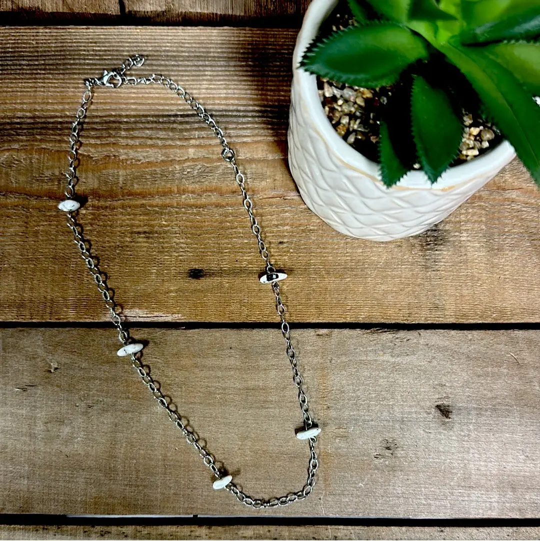 American White Buffalo Chain Choker 1